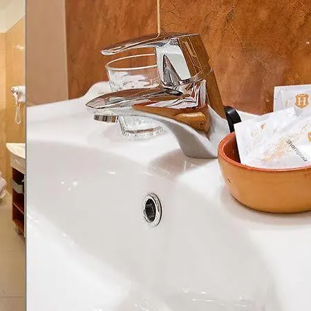 Hotel Bonsai 3*